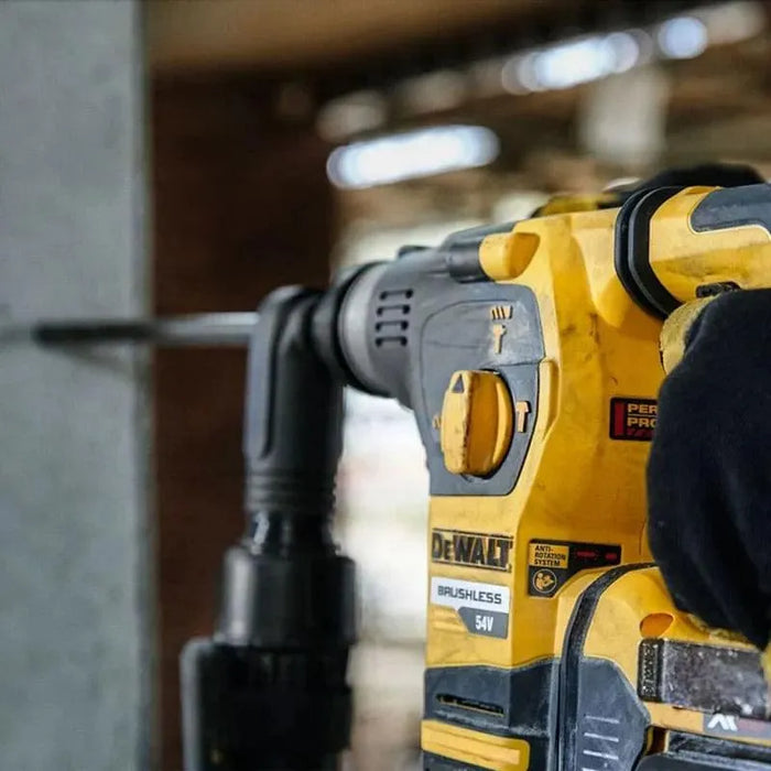Perforateur DEWALT 54V XR FlexVolt Brushless 2.8J + coffret TSTAK DCH323NT-XJ (sans batterie) - Reconditionné - Drakare