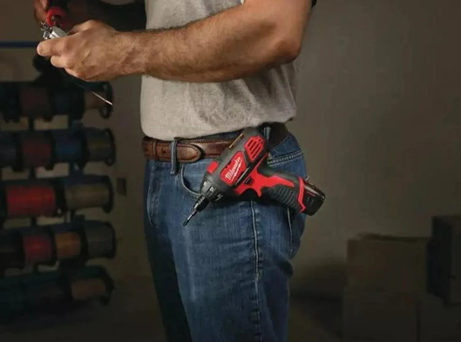 Visseuse compacte MILWAUKEE 12V + mallette M12 BD-0 (sans batterie) - Reconditionné - Drakare